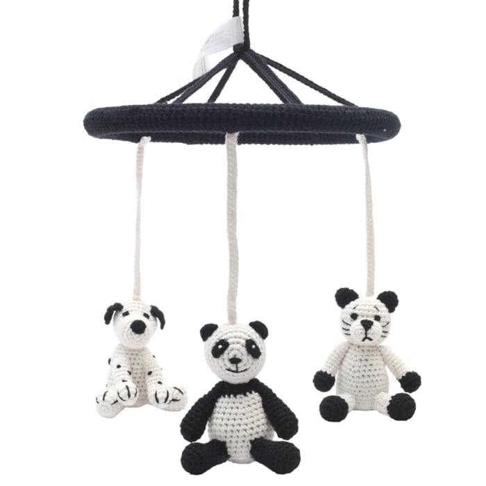 Hæklet uro med hund, panda og kat